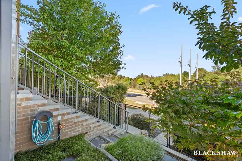 26/11 Wanderlight Avenue Lawson