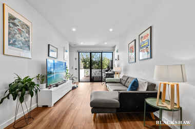 10/22 Max Jacobs Avenue Wright