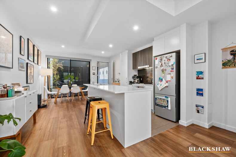 10/22 Max Jacobs Avenue Wright