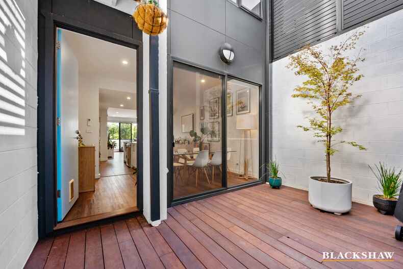 10/22 Max Jacobs Avenue Wright