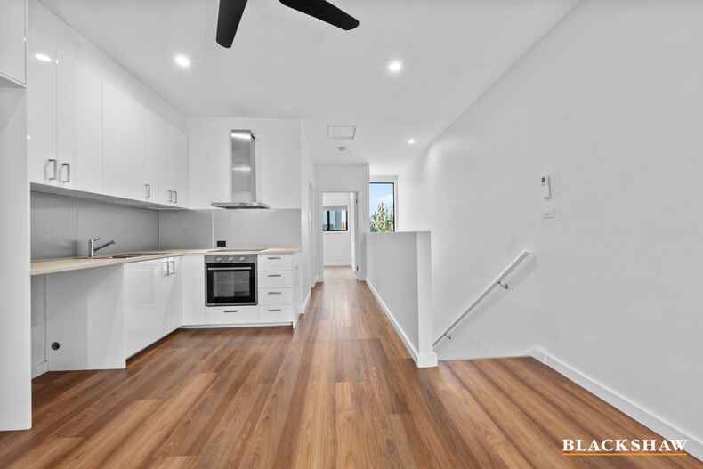 10/22 Max Jacobs Avenue Wright