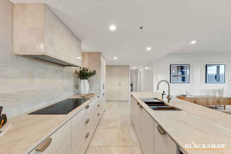 805/72 Allara Street City