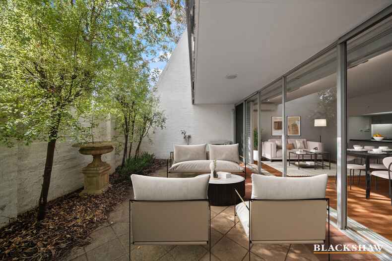 32/8 Giles Street Griffith