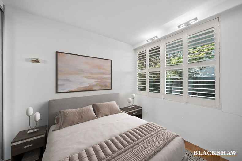 32/8 Giles Street Griffith