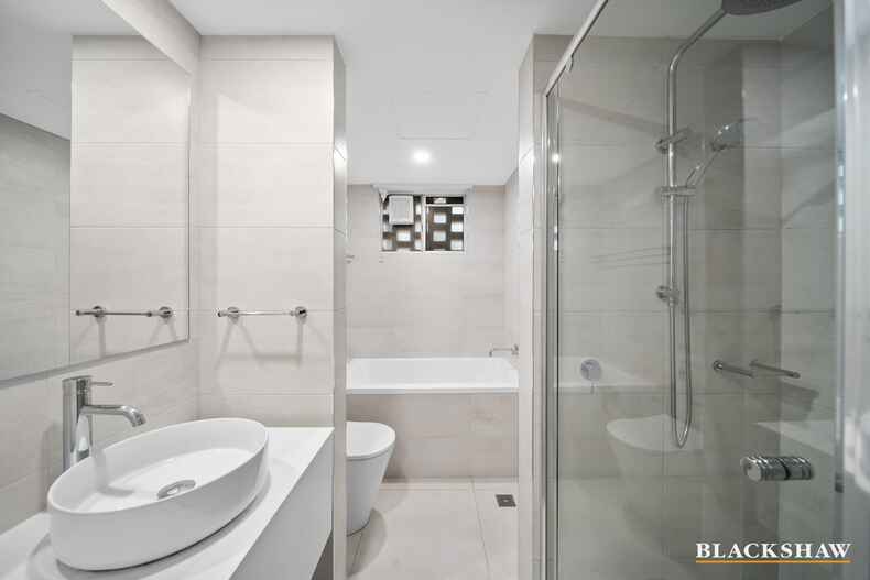 32/8 Giles Street Griffith