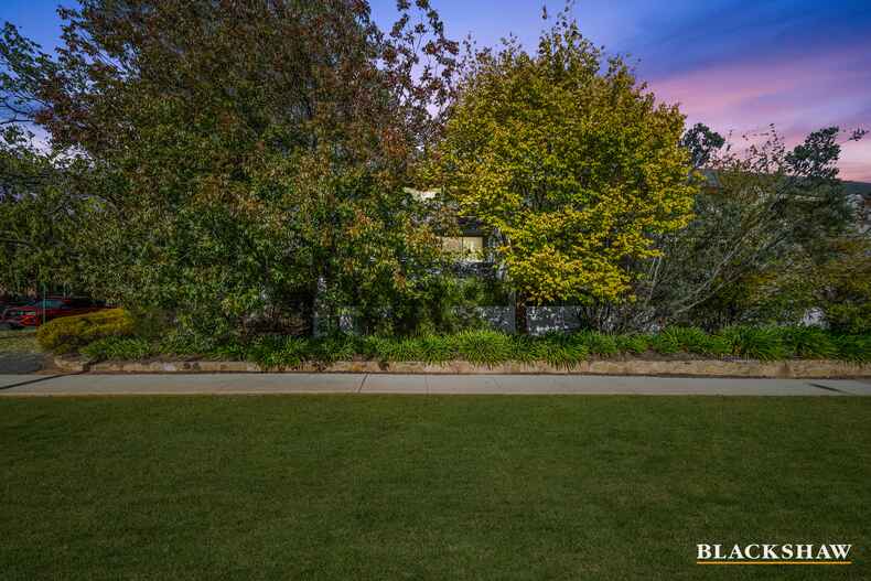 32/8 Giles Street Griffith