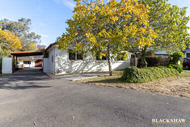 32 Wambool Street Narrabundah