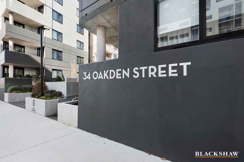 Level 2/213/34 Oakden Street Greenway