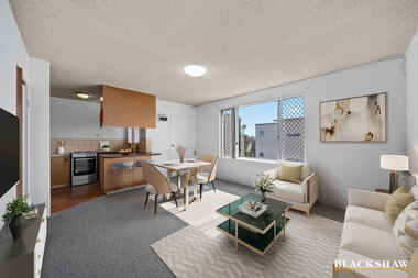 14/15 Crest Road Crestwood