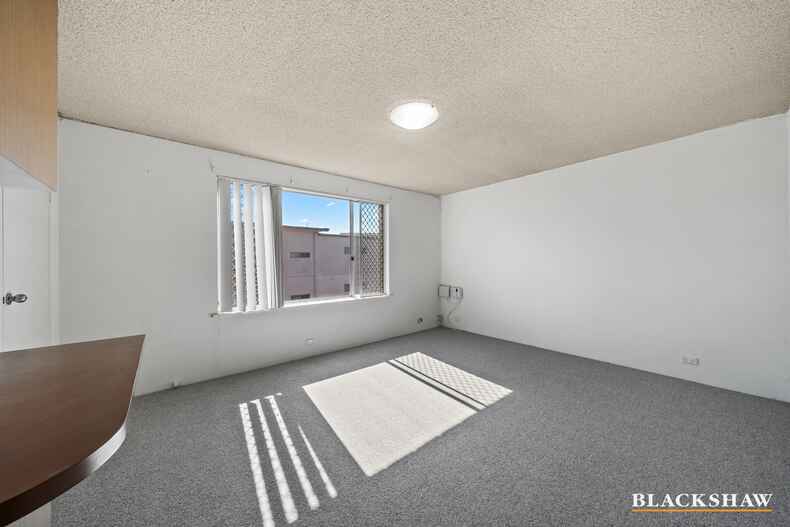 14/15 Crest Road Crestwood