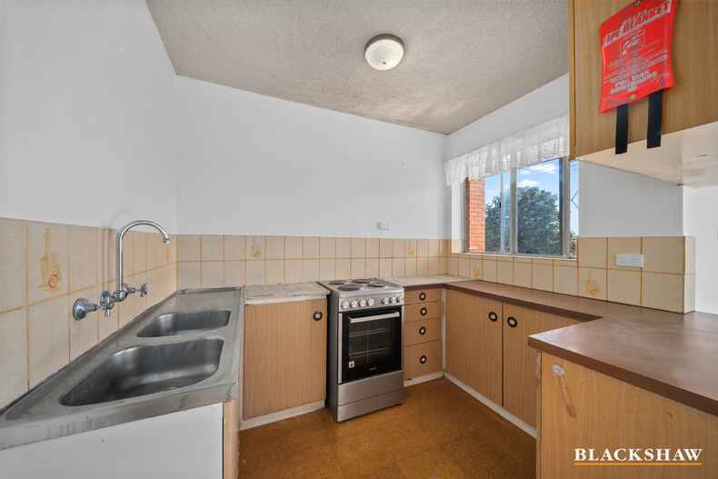 14/15 Crest Road Crestwood