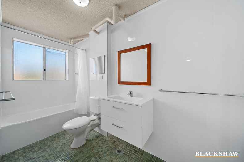 14/15 Crest Road Crestwood