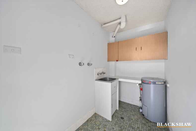 14/15 Crest Road Crestwood