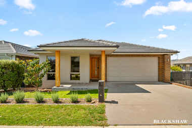 16 Duncan Loop Googong