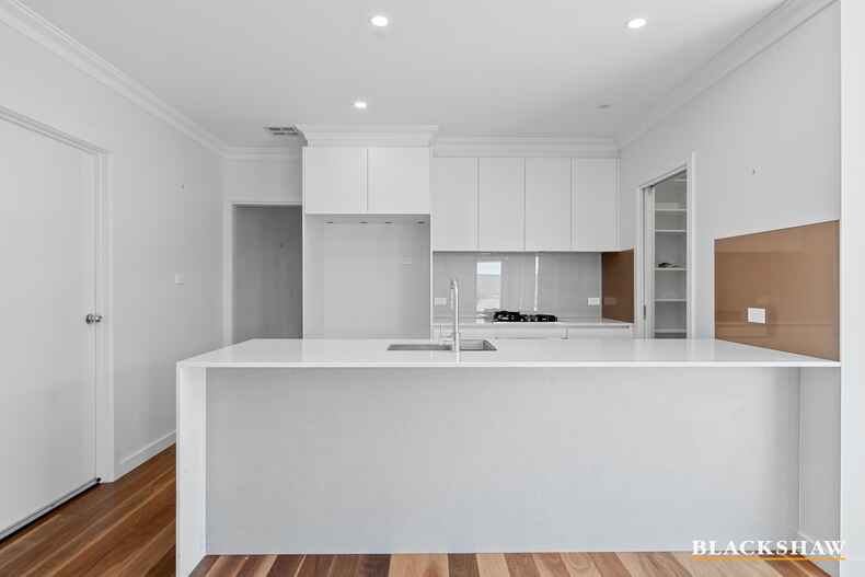16 Duncan Loop Googong