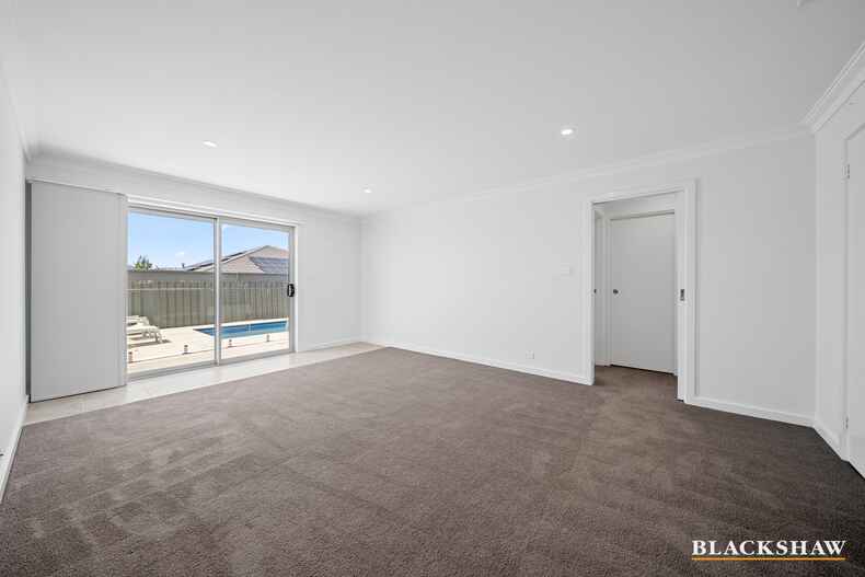 16 Duncan Loop Googong