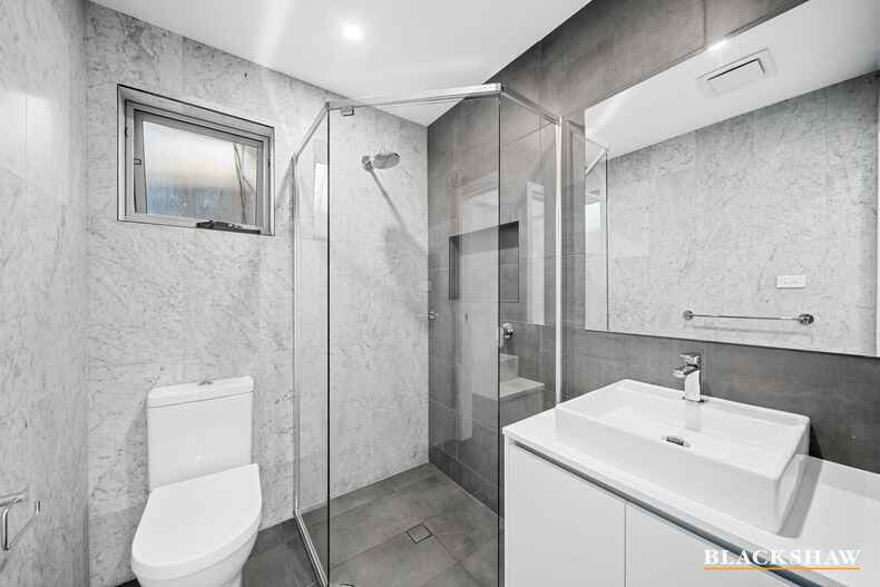 16 Duncan Loop Googong