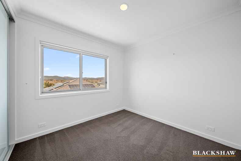 16 Duncan Loop Googong