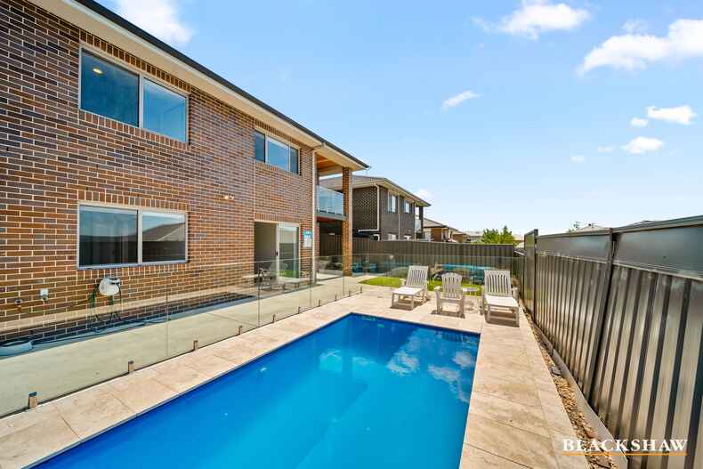16 Duncan Loop Googong