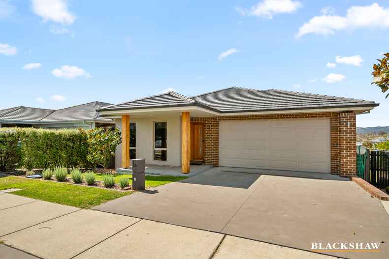 16 Duncan Loop Googong