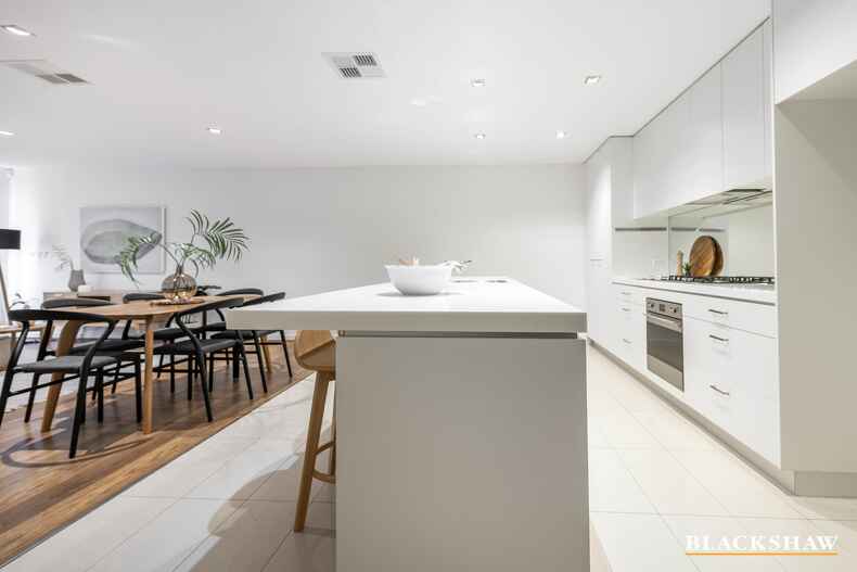 2/63 Anthony Rolfe Avenue Gungahlin