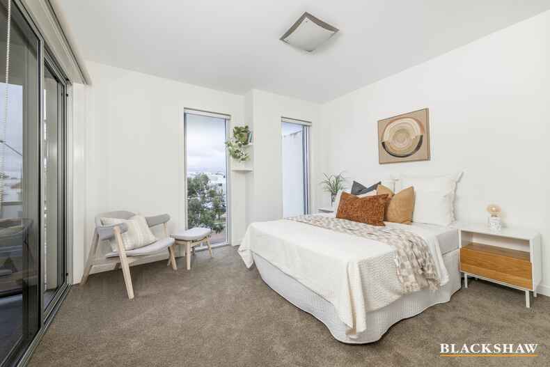 2/63 Anthony Rolfe Avenue Gungahlin