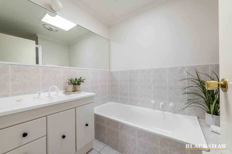 5 Ahmatt Street Ngunnawal
