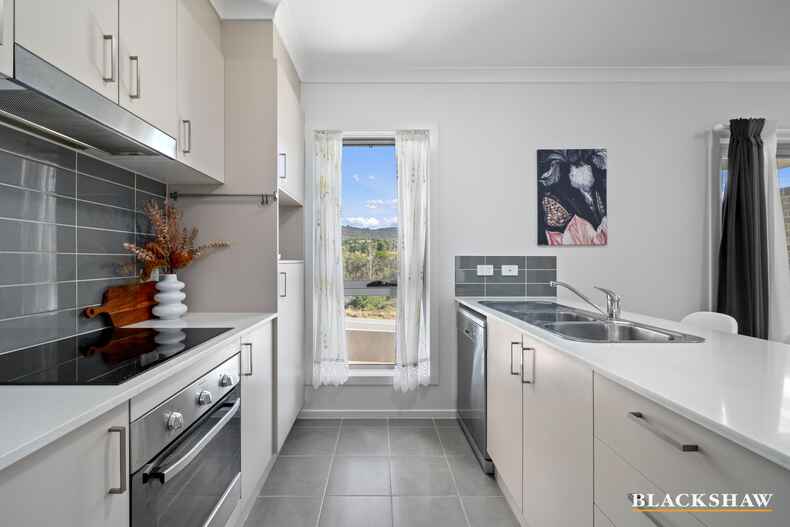66/41 Philip Hodgins Street  Wright