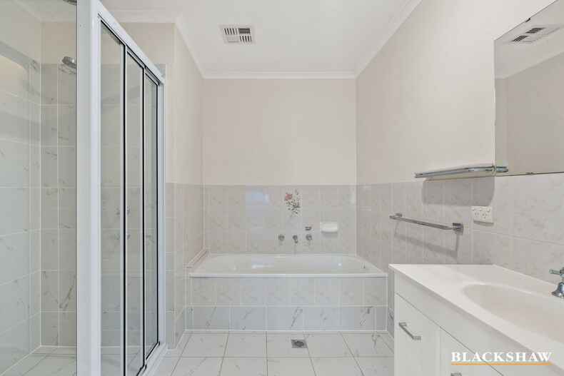 73 Freda Bennett Circuit Nicholls