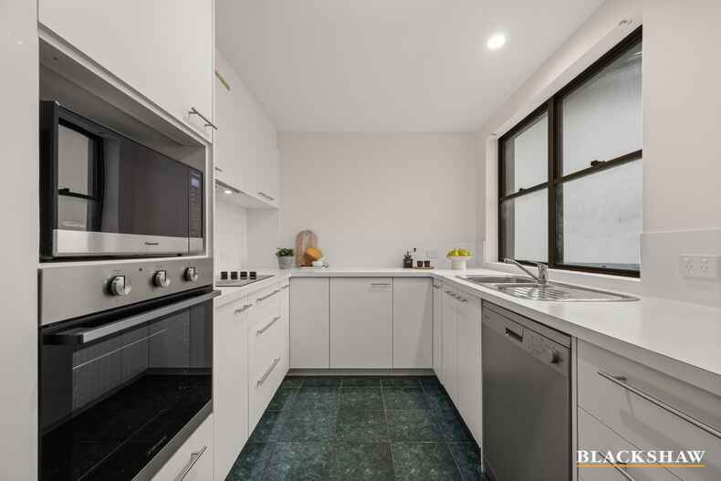 27/1 Eldridge Crescent Garran