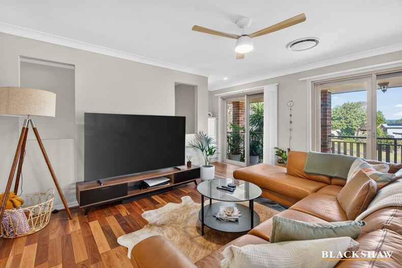 8 France Place Long Beach