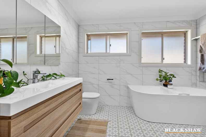 8 France Place Long Beach