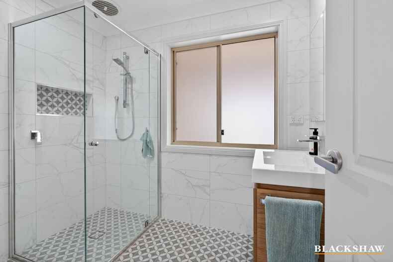 8 France Place Long Beach