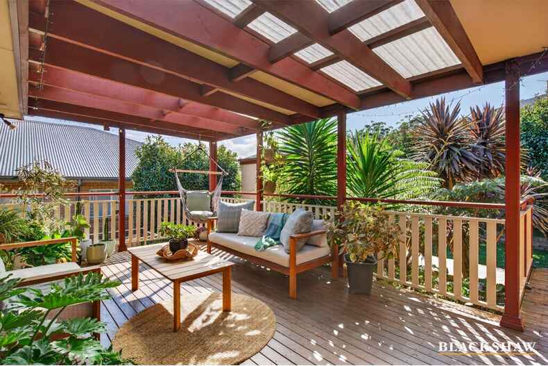 8 France Place Long Beach