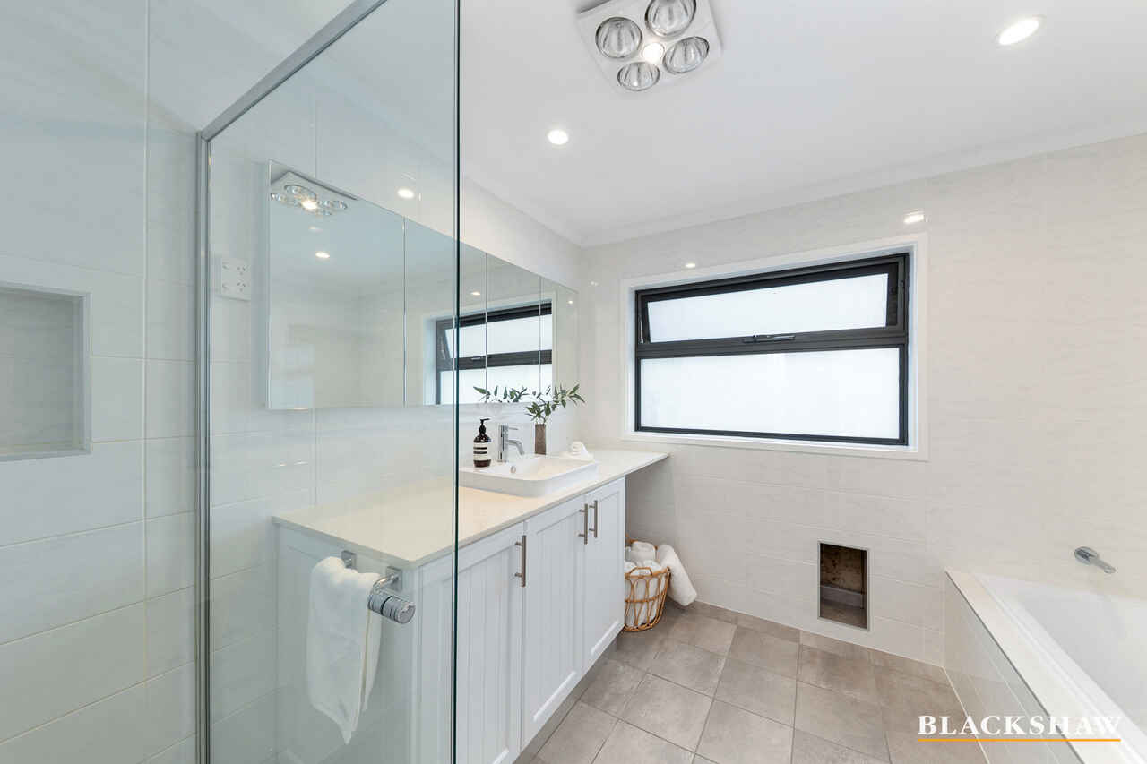 11 MacFarlan Place Latham