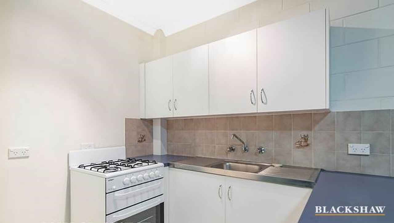 20/10 Macquoid Street Queanbeyan