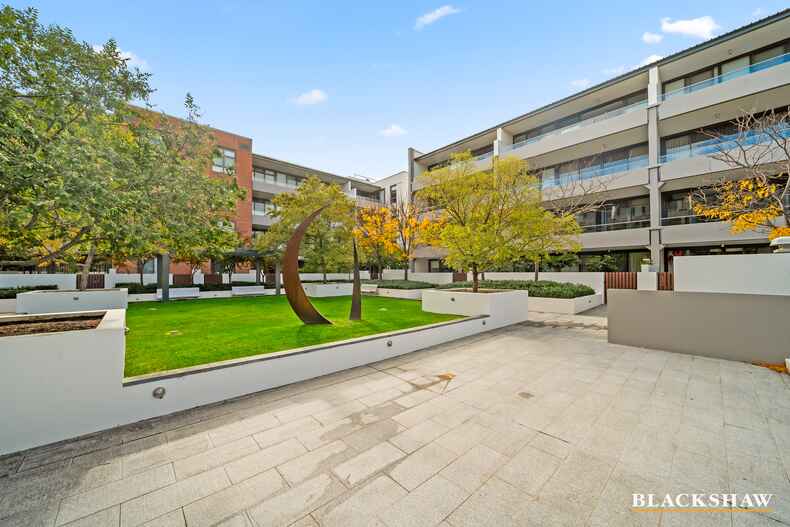 119/22 Eyre Street Kingston