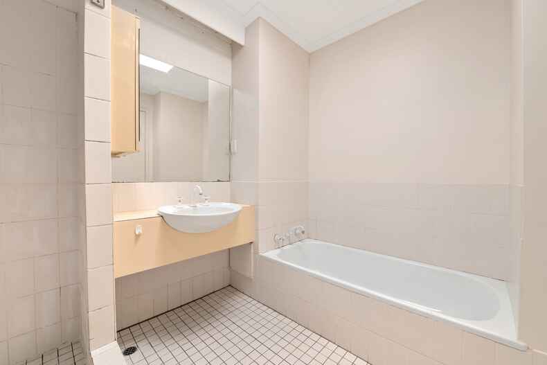 12/8 Howitt Street Kingston