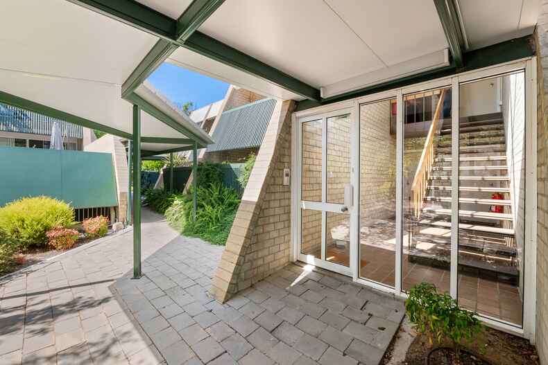 12/8 Howitt Street Kingston