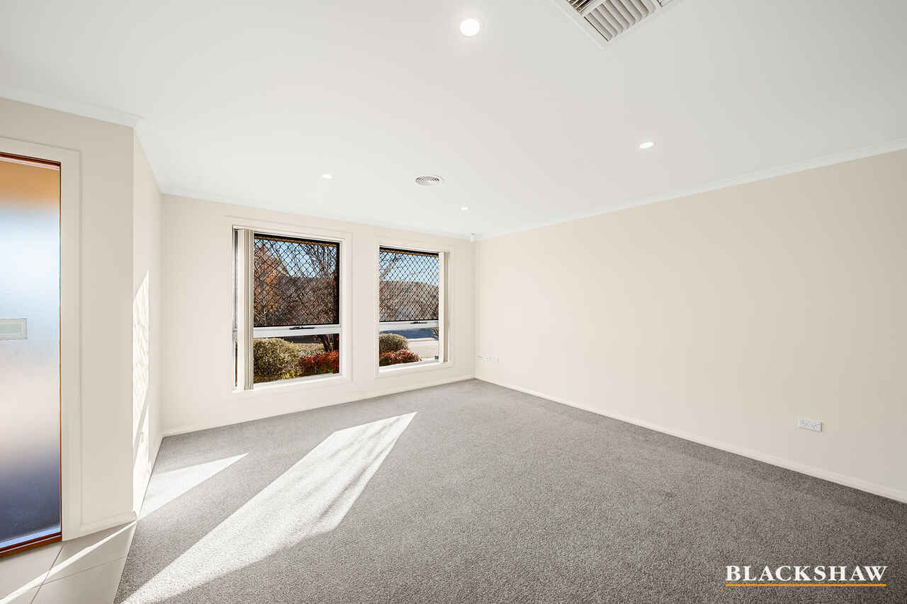 12 Donoghoe Crescent Queanbeyan