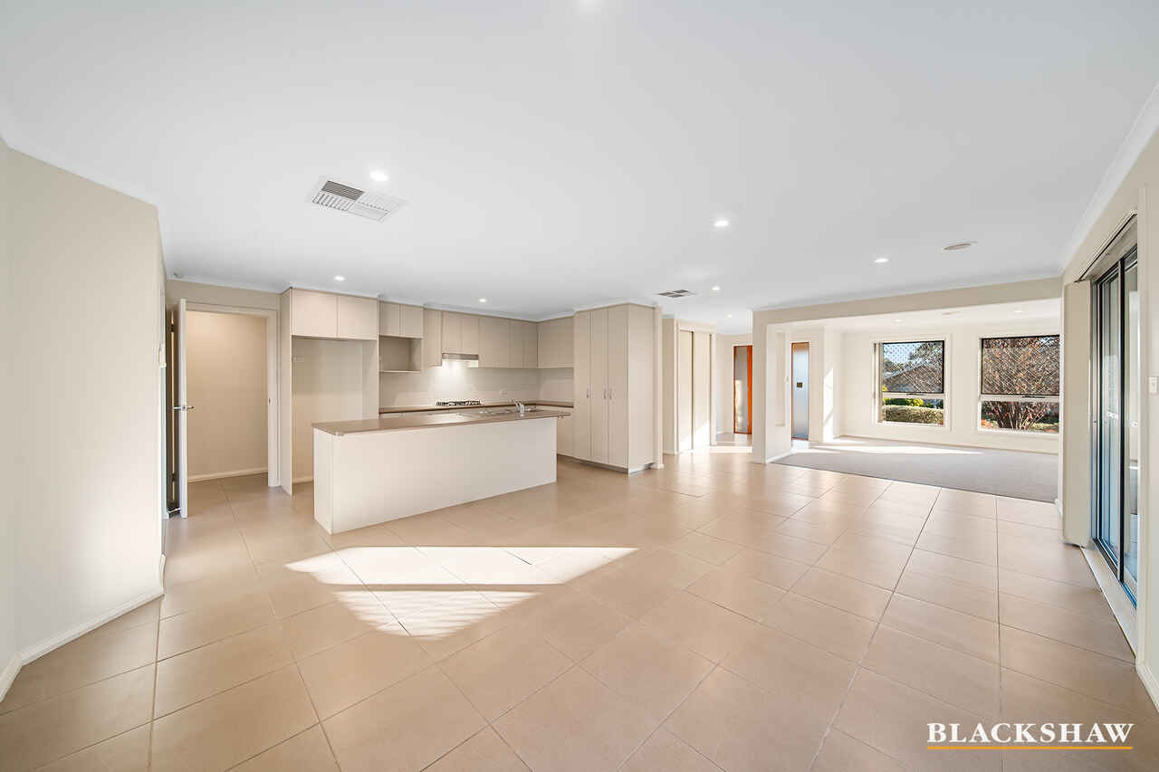 12 Donoghoe Crescent Queanbeyan