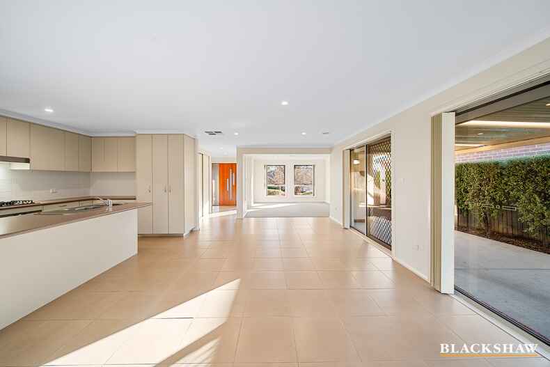 12 Donoghoe Crescent Queanbeyan 12 Donoghoe Crescent Queanbeyan