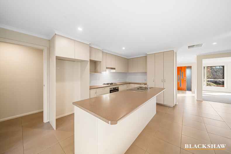 12 Donoghoe Crescent Queanbeyan 12 Donoghoe Crescent Queanbeyan