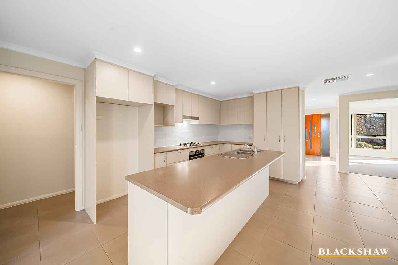 12 Donoghoe Crescent Queanbeyan
