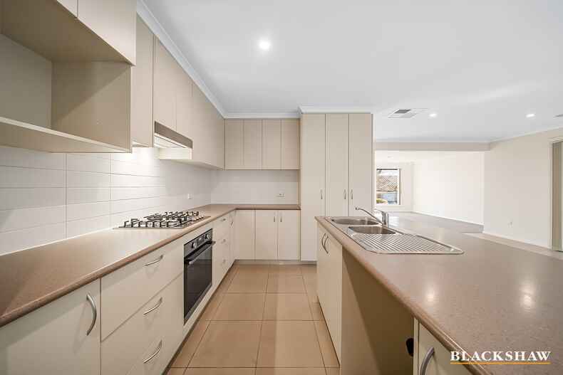 12 Donoghoe Crescent Queanbeyan 12 Donoghoe Crescent Queanbeyan