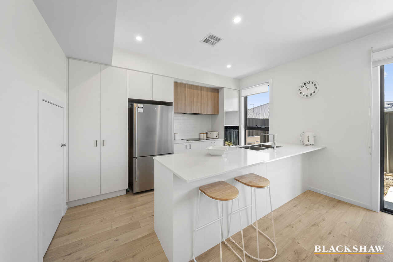 9/2 Mary Street Googong