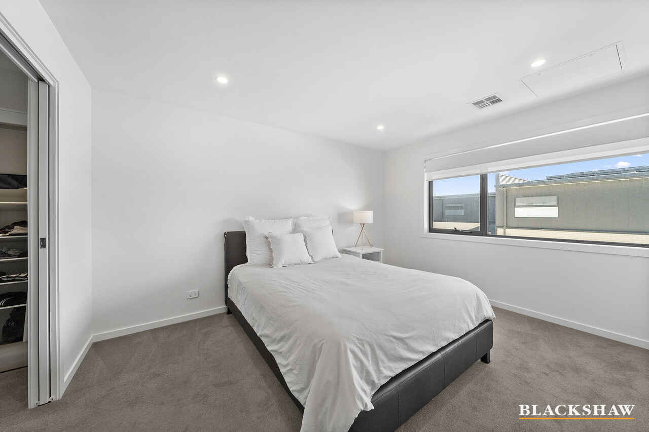 9/2 Mary Street Googong