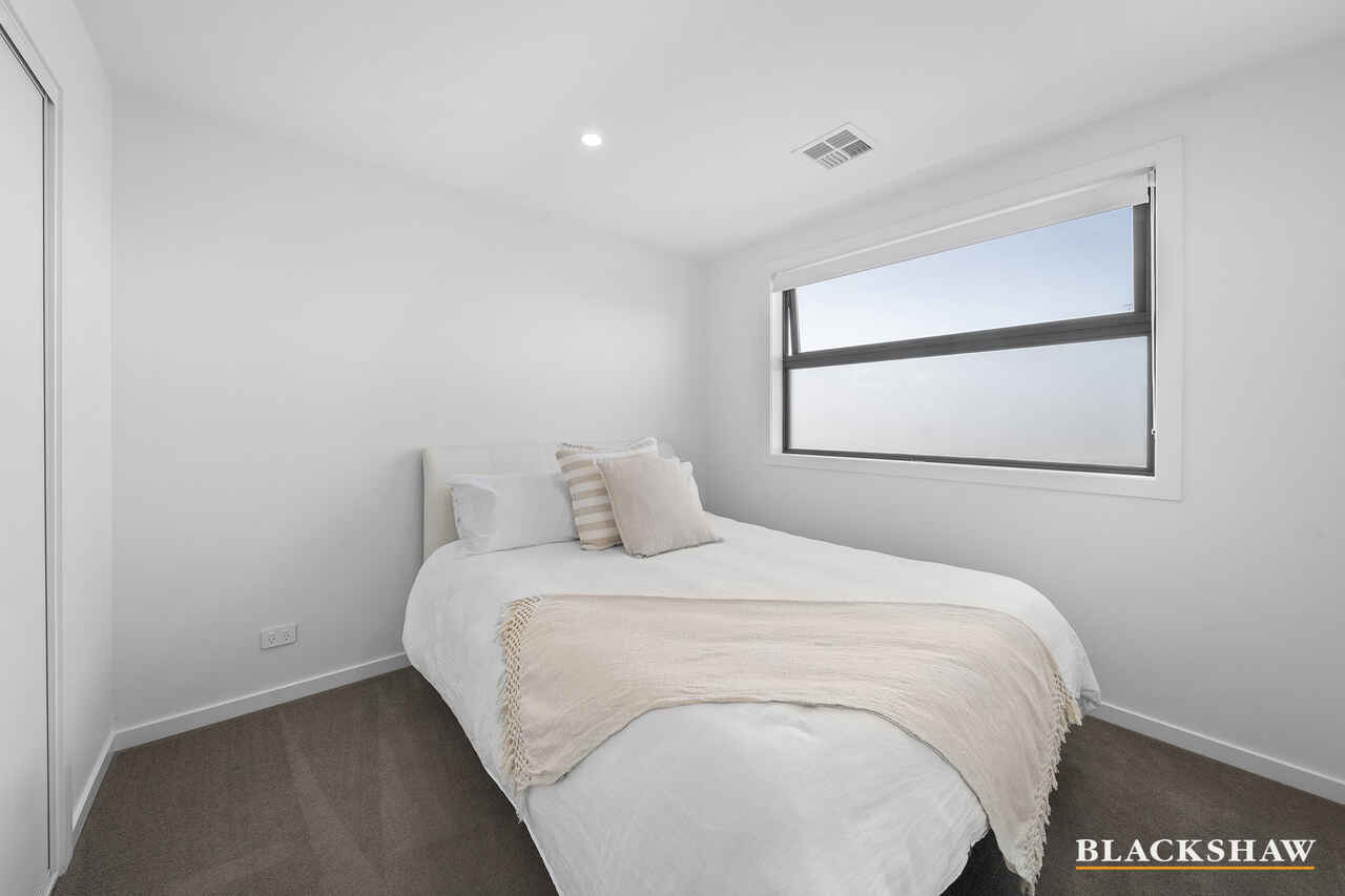 9/2 Mary Street Googong