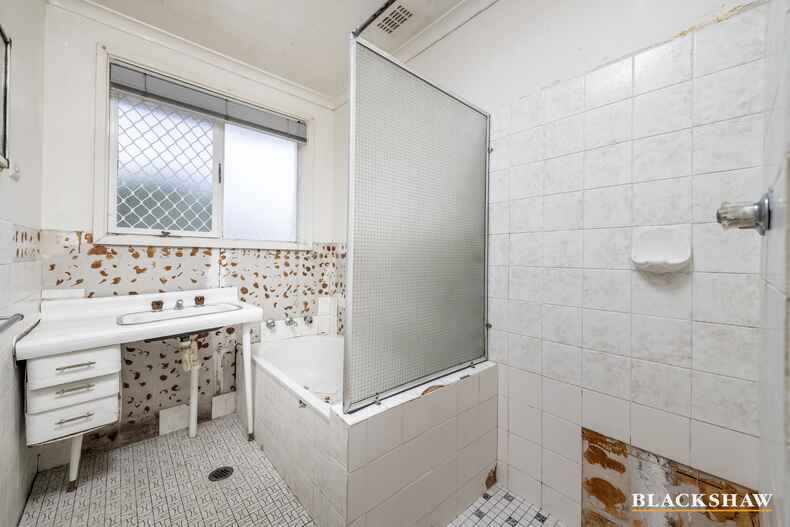 14 McGinness Street Scullin