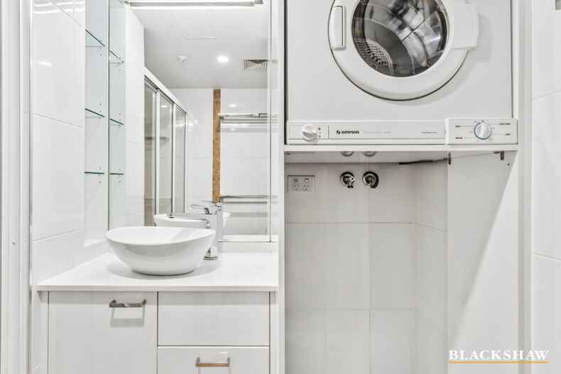 503/2 Marcus Clarke Street City